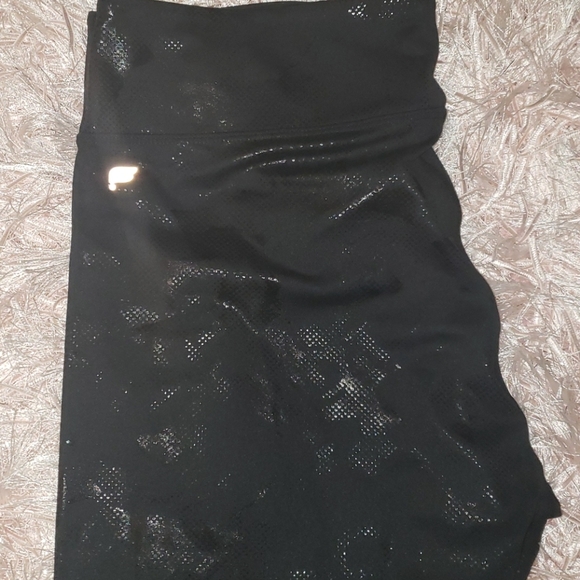 Fabletics - Picture 3 of 3